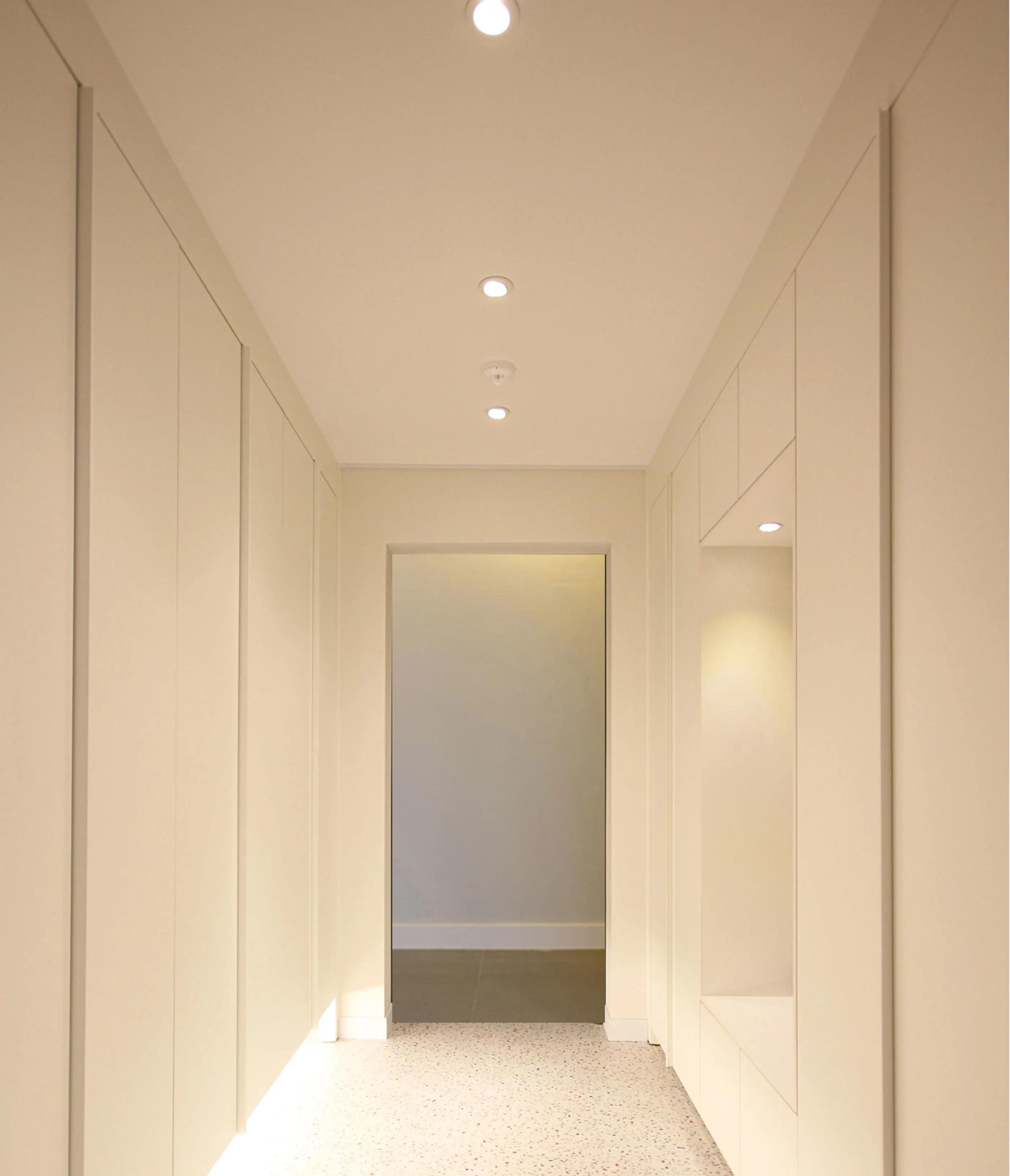 [Philia] 我成了低学历高个老婆的专属奴隶 펨돔아내 第1话